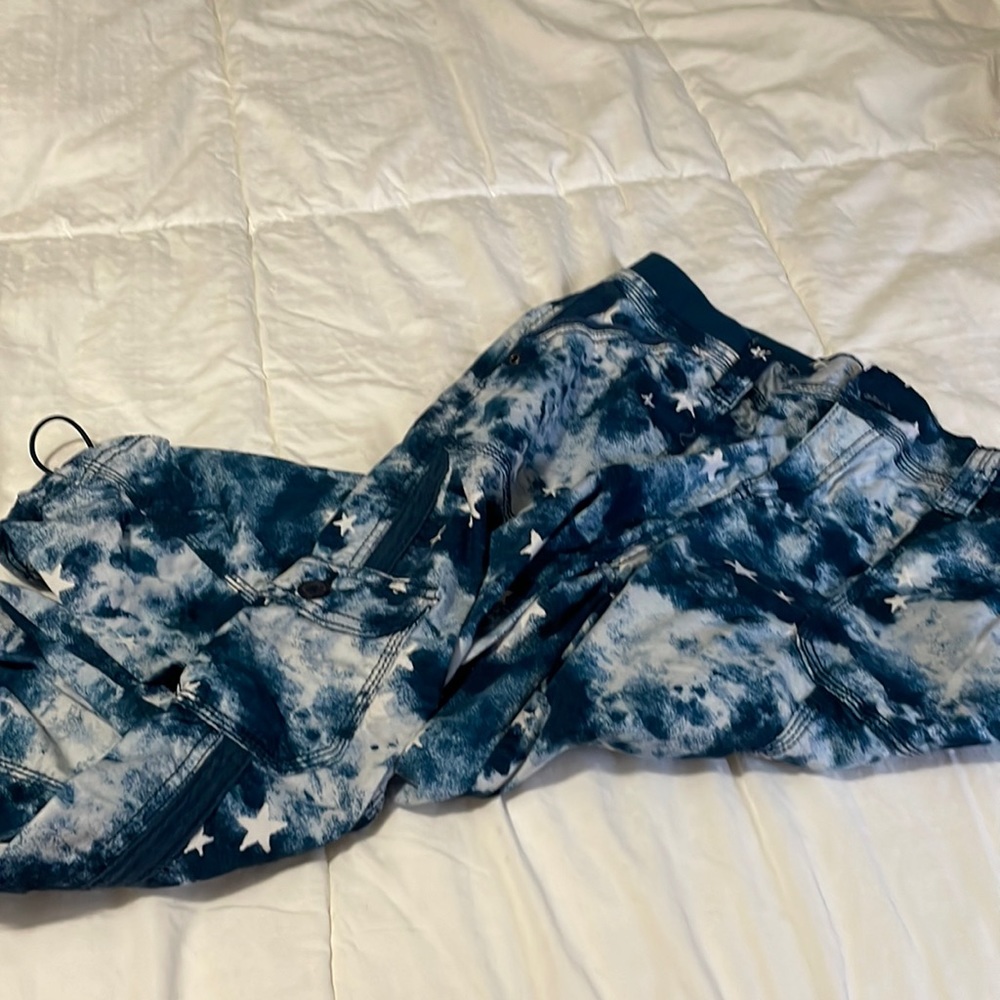 Capri pants size 8P. Blue and white with stars